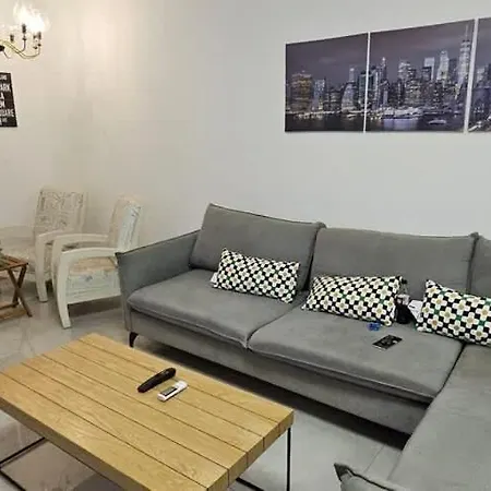 פנינת הקריות Apartment Qiryat Ata Exterior photo